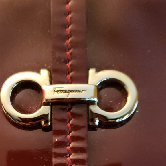 Beautiful!! Salvatore Ferragamo/ Burgundy Patent Leather "Gina" Tote Handbag - Picture 8 of 16